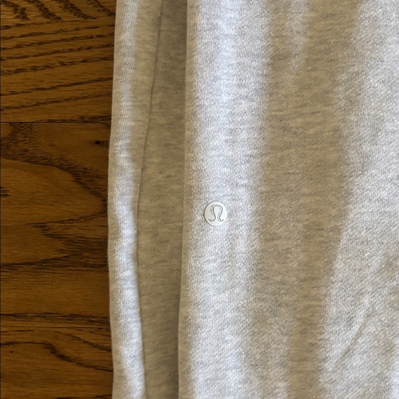 Scuba Sweatpants in Gray - Picture 2 of 3